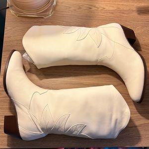 Sézane ecru white cowboy boots